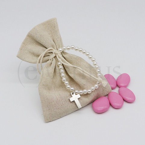Pulsera perlas con cruz con bolsa algodón rústica con caramelos